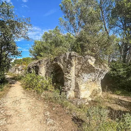 Semesterbostad Maison Proche Uzes Vers-Pont-du-Gard